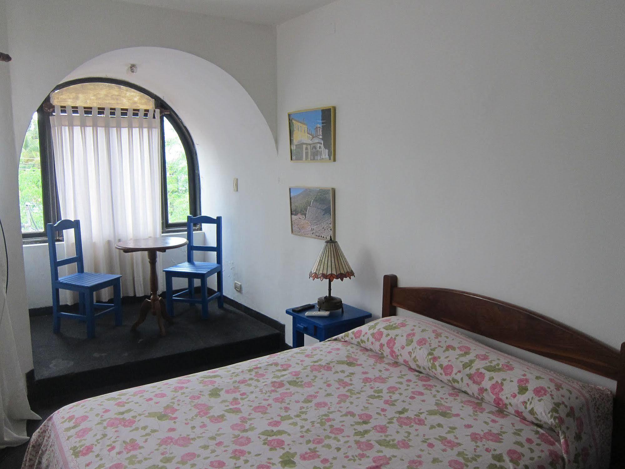 Hostal Los Aventureros Santa Cruz de La Sierra Eksteriør billede